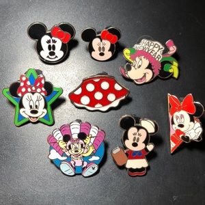 Disney pins-$4 Each❤️create a custom bundle